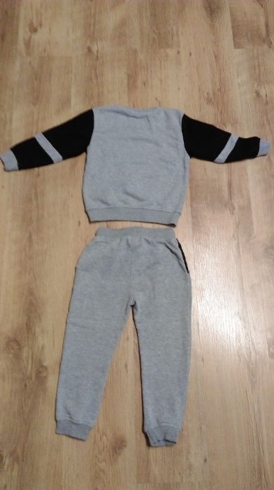 Sprzedam dres chłopiecy rozmiar 104