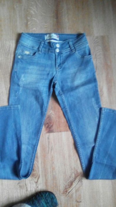 "Stradivarius", damskie spodnie jeans, rozm.34