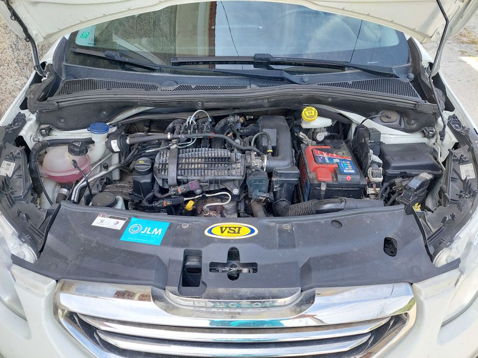 Peugeot 2008 1.2 PureTech Style 82Cv (Gasolina/GPL): Viaje o dobro Gastando Metade do Dinheiro!