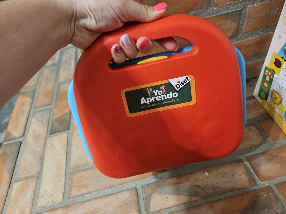 Brinquedo para aprender a desenhar (como novo)