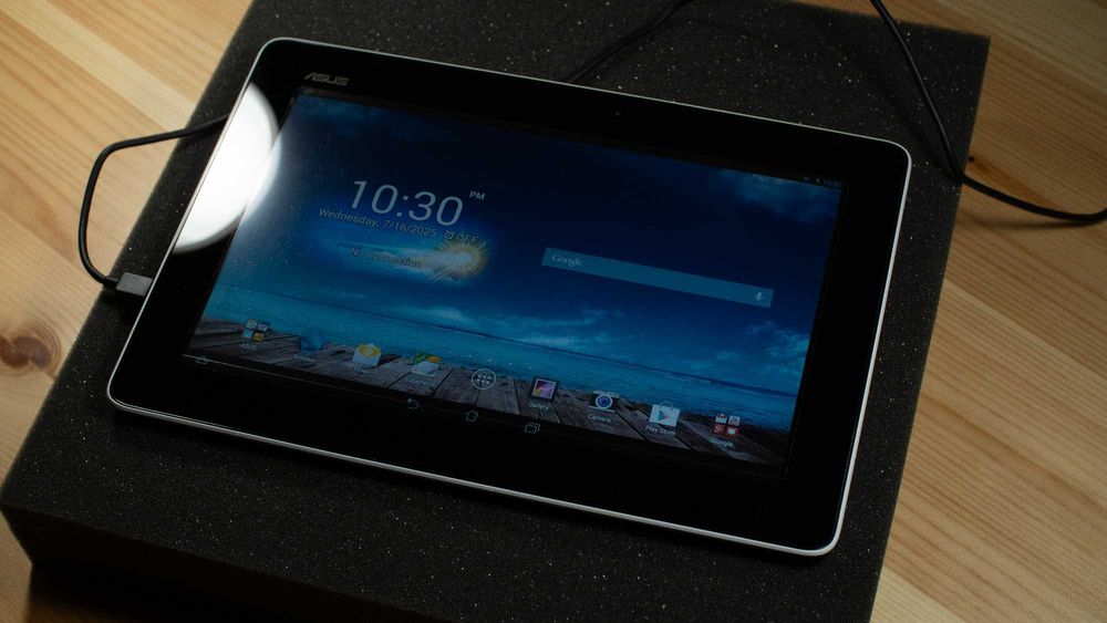 Планшет Asus MeMO Pad FHD 10 ME302C