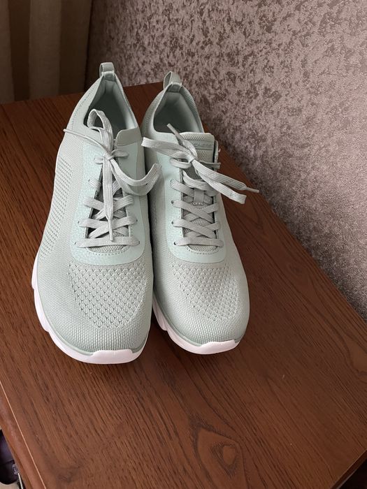Жіночі кросівки Skechers (41 роз