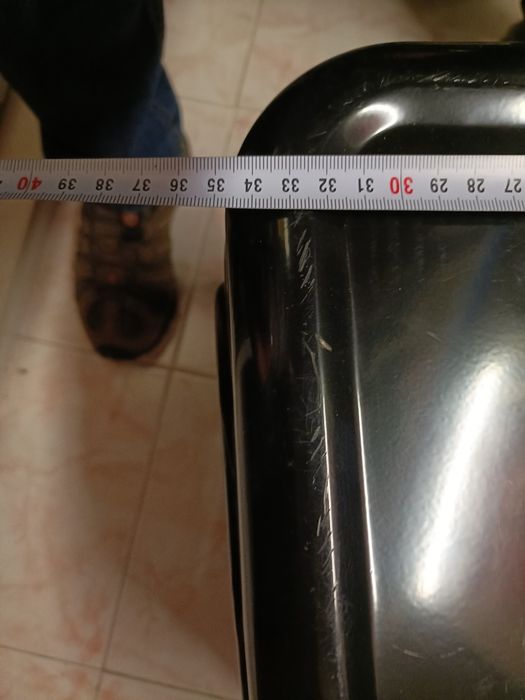 Banco de metal preto