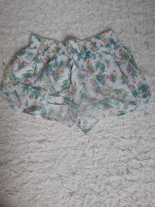 Krótkie spodenki dla dziewczynki na lat 8/9