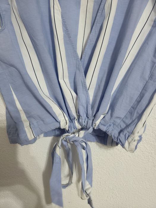 Błękitny top zara crop top w paski elegancki bluzka