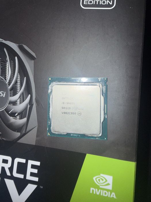 Sprzedam procesor Intel Core i9-9900K  Sprzedam procesor Intel Core i9-9900K.