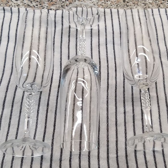 3 Copos flute de champanhe.