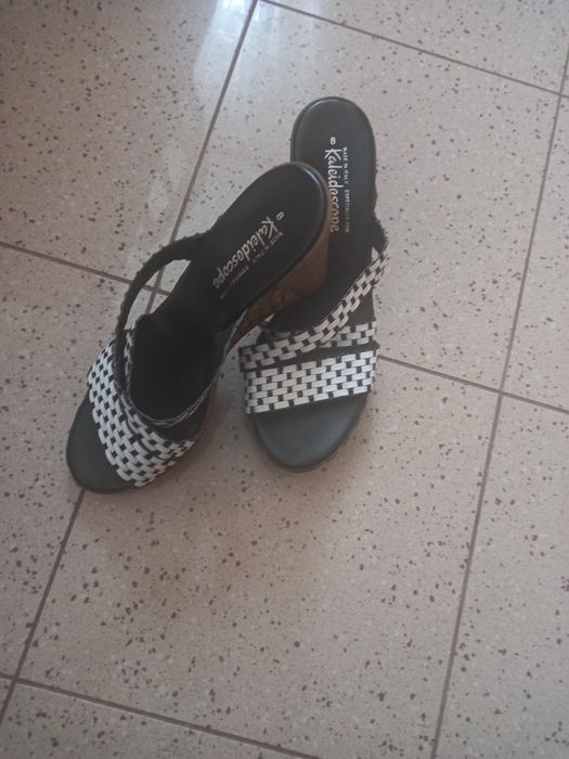 Eleganckie klapki damskie
