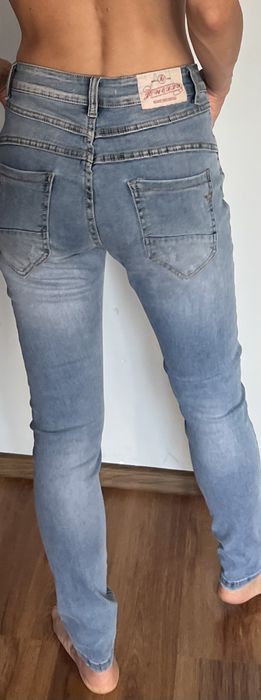 NOWE SUPER Dżinsy z dziurami skinny rurki wysoki stan s xs M