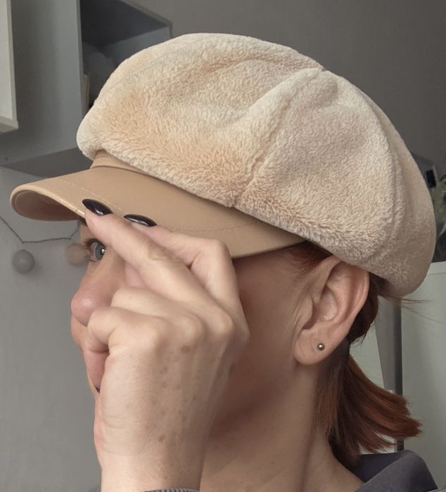 Damska czapka z daszkiem kaszkiet