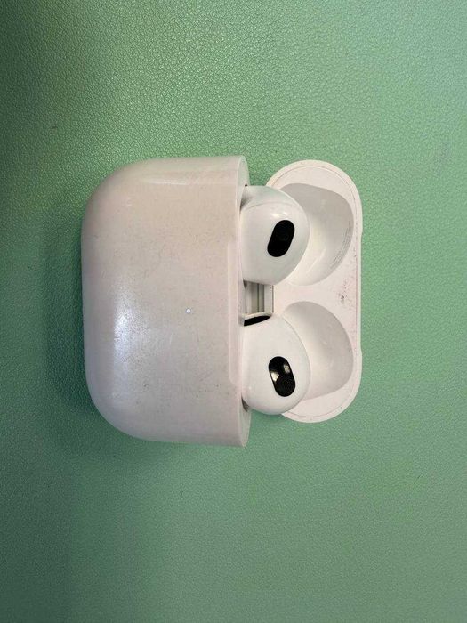 Apple AirPods GEN3 etui ładujący