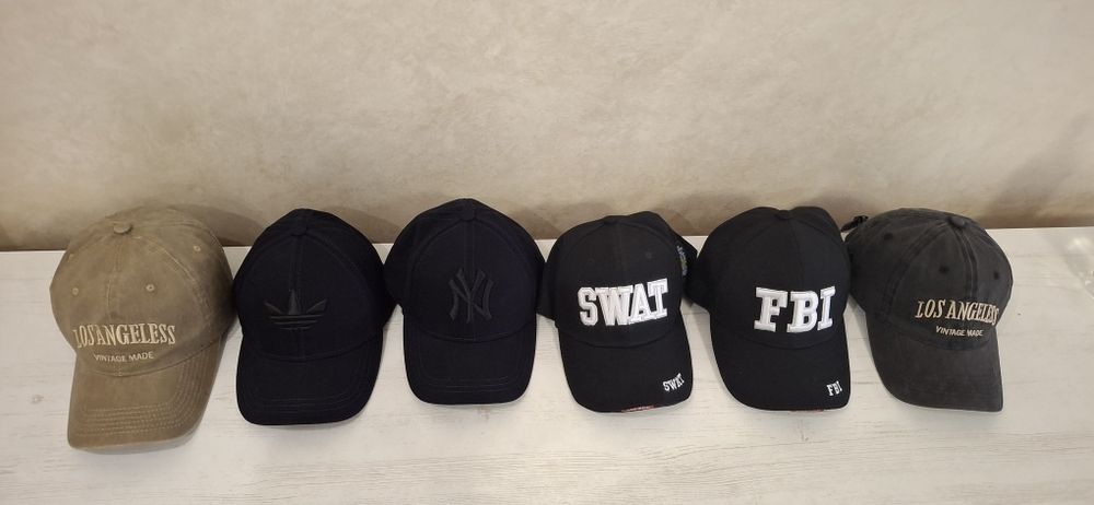 Продам нові бейсболки якісні.
