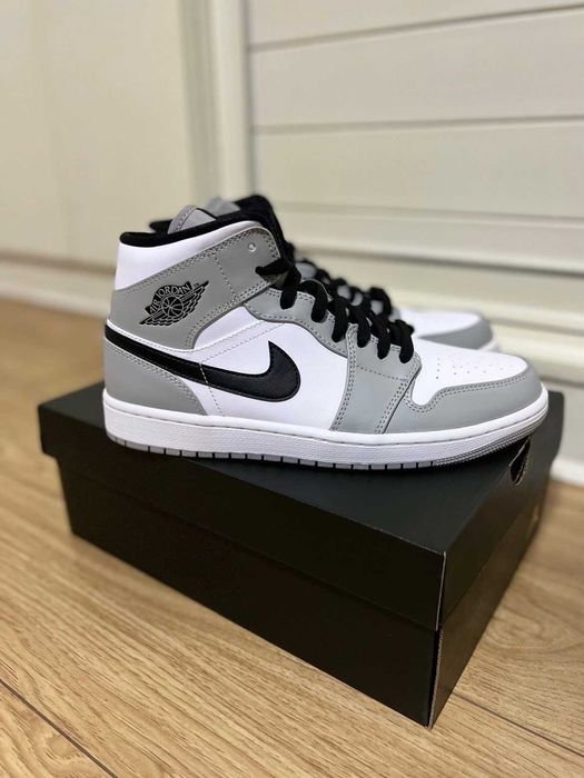 Jordan Air Jordan 1 Mid "Light Smoke Grey" R.42