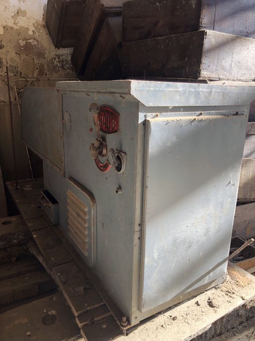 Diversos artigos antigos para desocupar