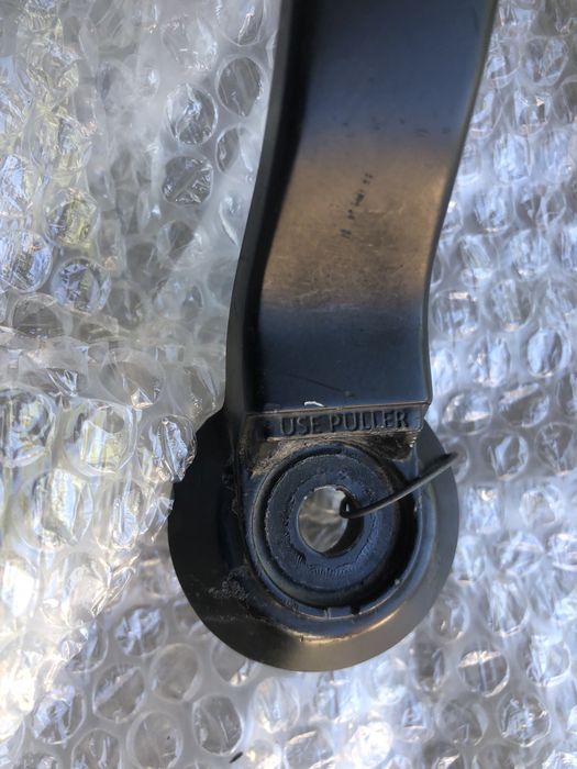 Повідець двірника лівий Ford Escape