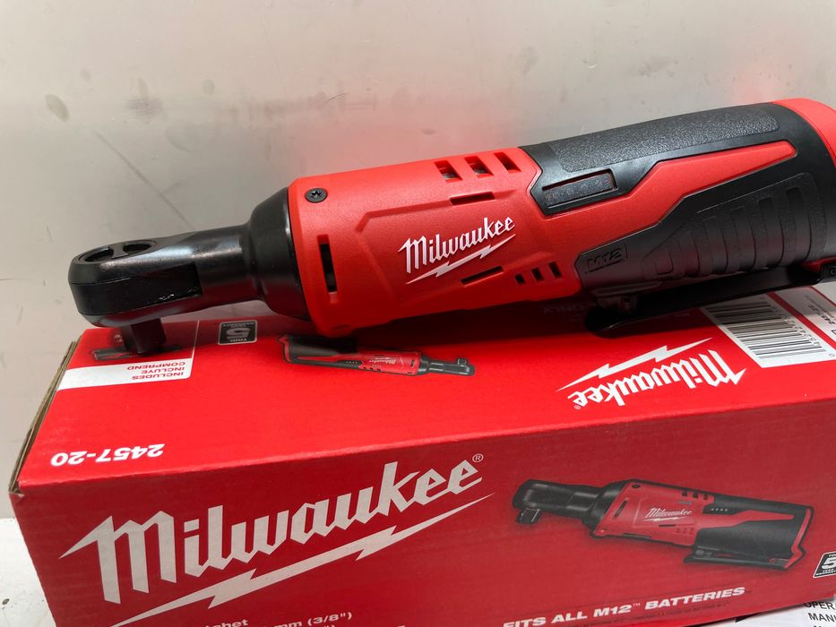 Milwaukee 2457-20 M12 3/8/Кутова аккумуляторна трещітка мілвоке 12в
