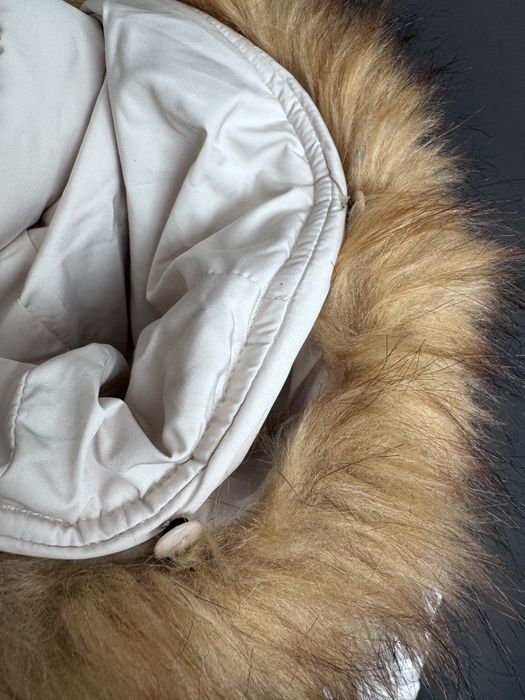 Жіноча зимова куртка, розмір S, тепла, з капюшоном (хутро знімається)