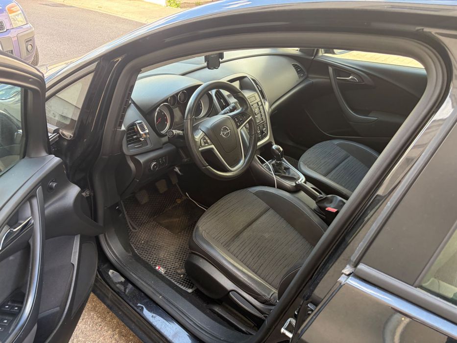 Opel Astra J Sedan 1.4 turbo 2018r.