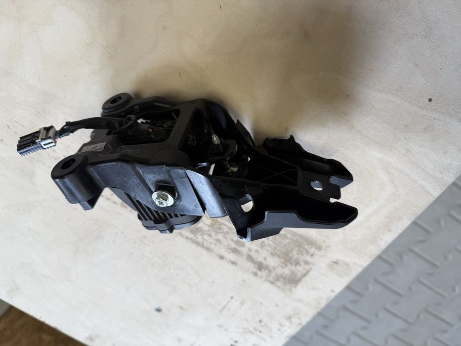 Lampa Reflektor LED MT-09 21-24r