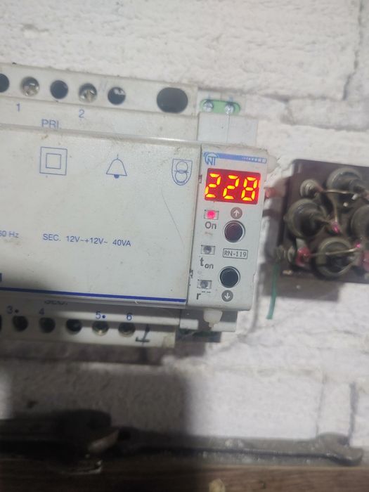 , реле напруги .Реле часу RZEA30. Вимірювач 2трм1.реле часу