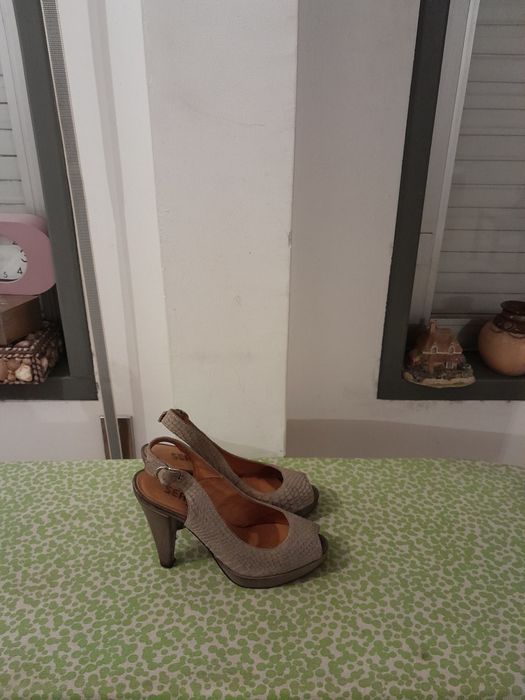 Vendo Sandálias de Senhora SEASIDE muito bonitas como novas