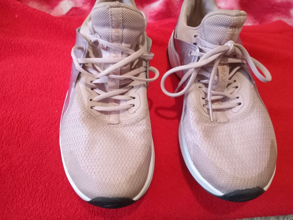 Продаются кроссовки   Nike   р. 38