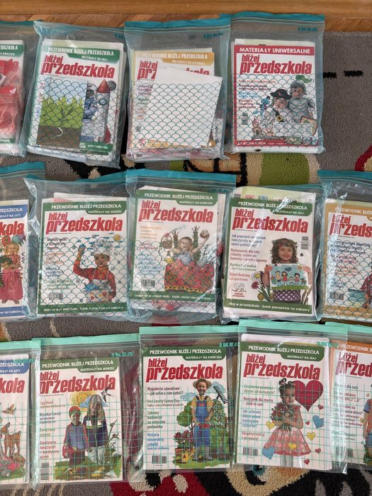 Miesięczniki Bliżej Przedszkola z pomocami dyd.