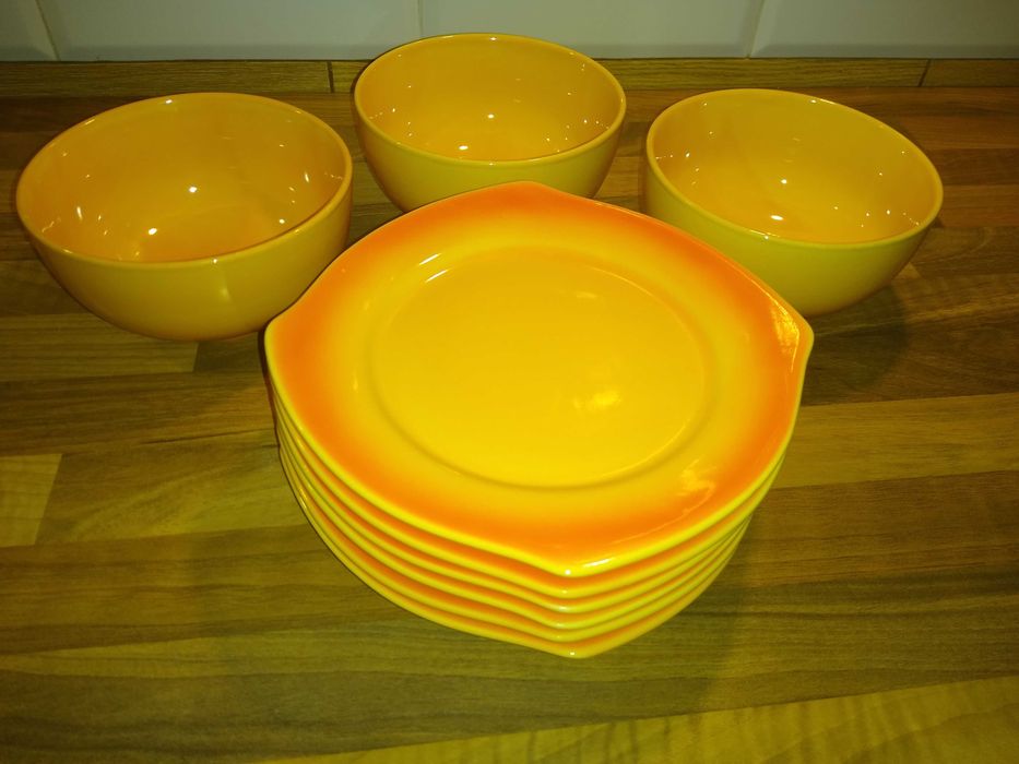 Zestaw naczyń porcelanowych - talerze+miski