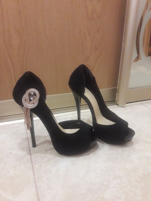 Замшеві туфлі б/у