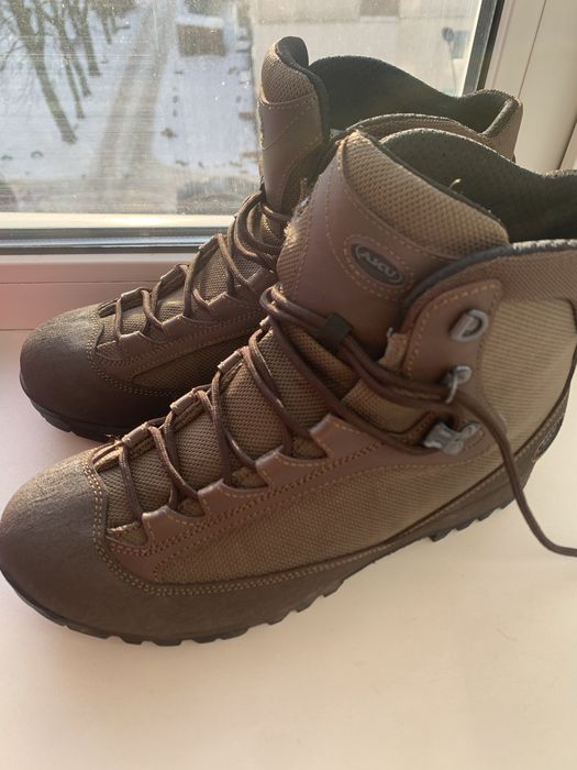 Берци, Черевики AKU