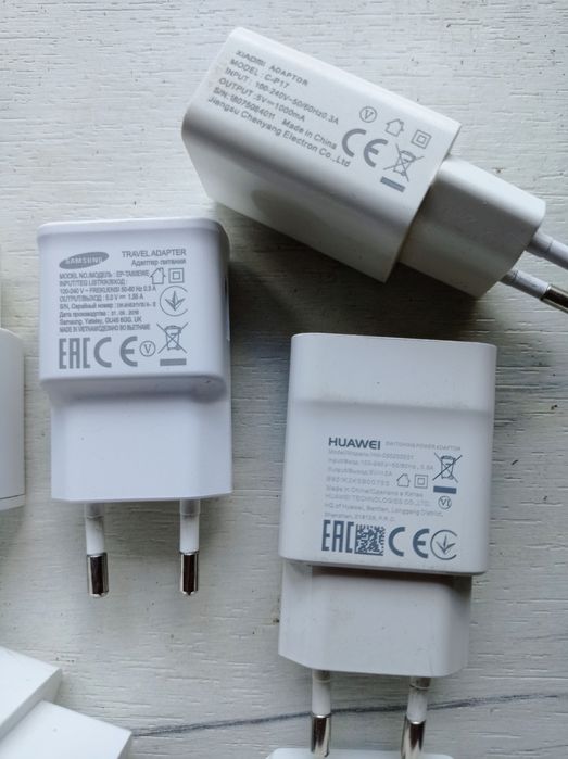 Зарядка оригінал для мобільного телефону