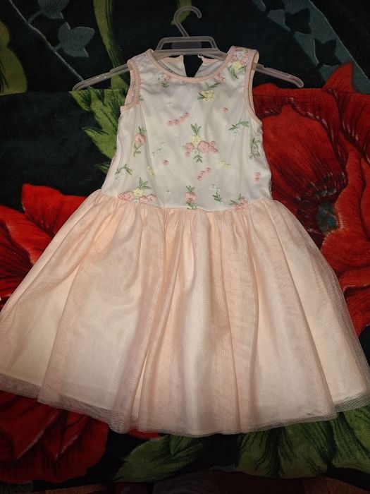 Нарядное платье для девочки