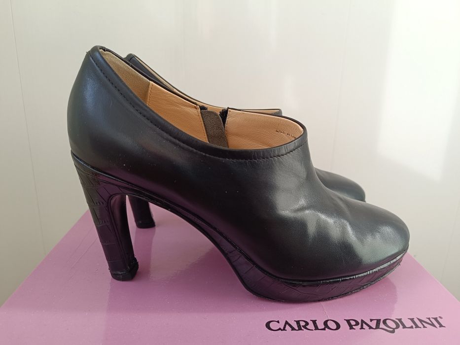 Ботильйони демісезонні жіночі чорні шкіряні carlo pazolini 39 розміру