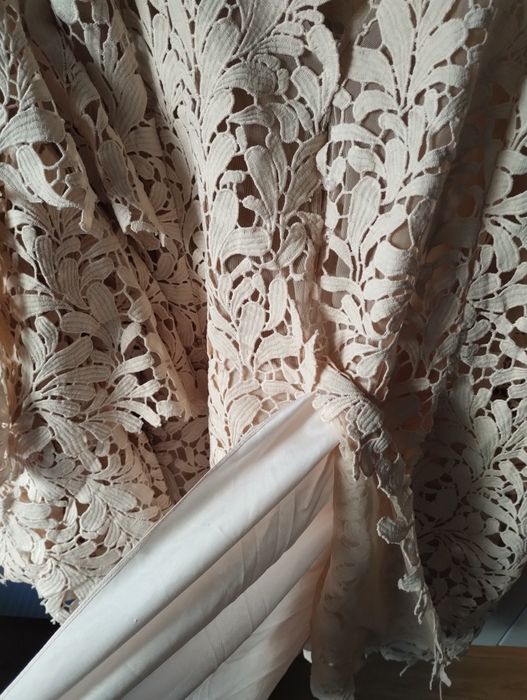 Lana Nguyen L-XL sukienka koronkowa ażurowa