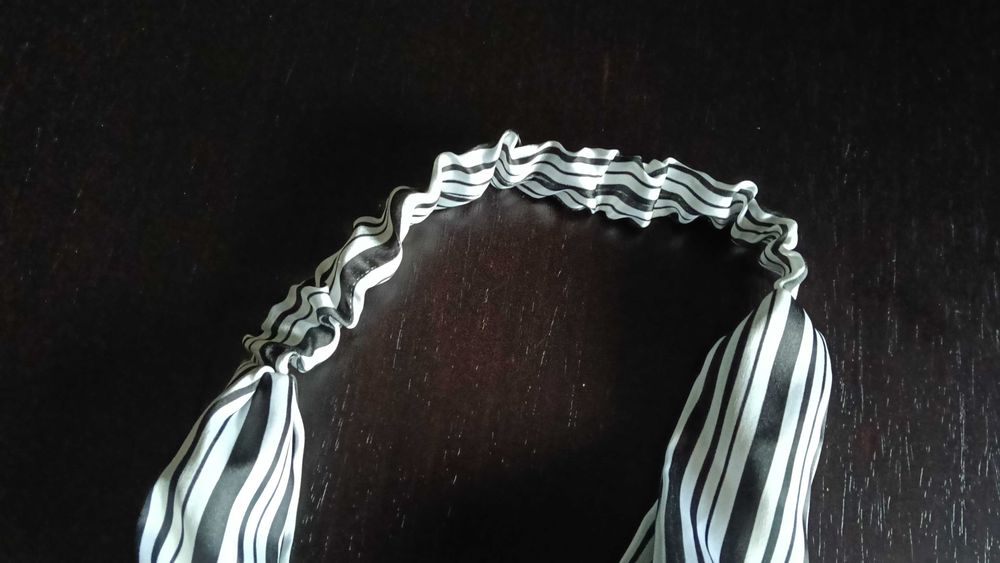 Banda cabelo cetim Tiffosi nova