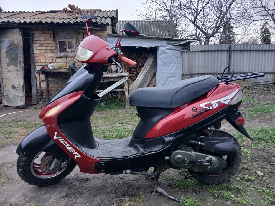 Продам скутер и запчасти.