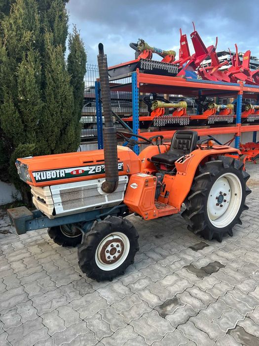 Kubota ZB1702 3 cilindros 4x4 imaculado