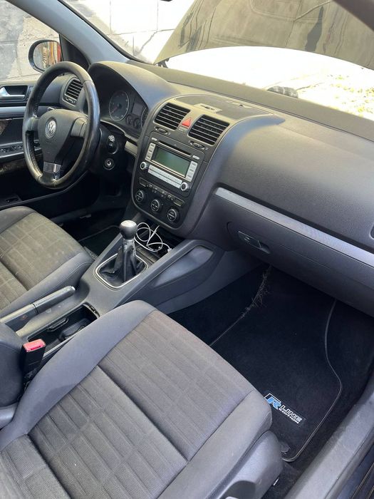 Гольф 5 , нерозмитнений