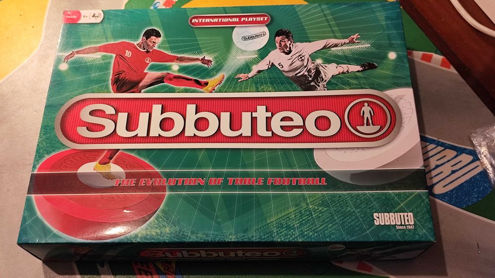 Jogo completo Subbuteo, edição de 2015 da MB Hasbro "International playset"