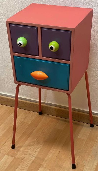 Movel antigo de apoio ao quarto infantil 40X35X90 cm