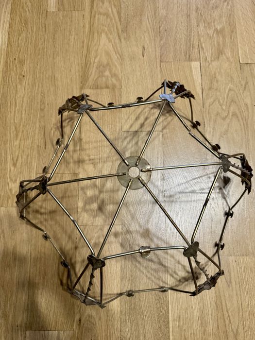 Ozdobny metalowy klosz do lampy z zapięciami