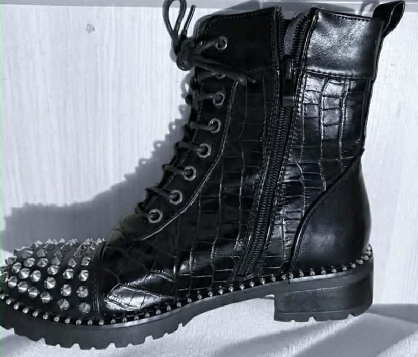 Botki z ćwiekami rozmiar 37