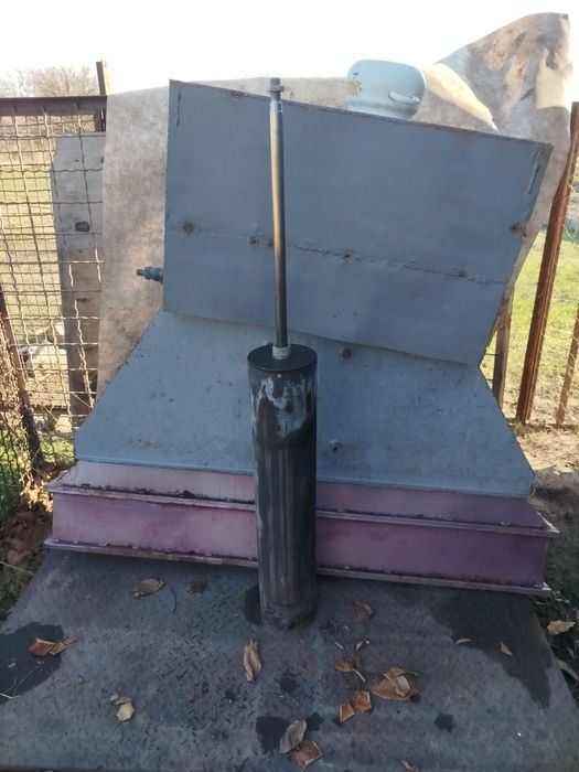 Пневматический цилиндр