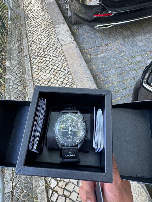 OMEGAxSWATCH Moonphase Snoopy Black