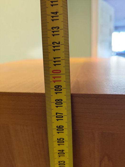 Witrynka BRW dobry stan. Wys 108cm, szer 45cm, gł 35cm