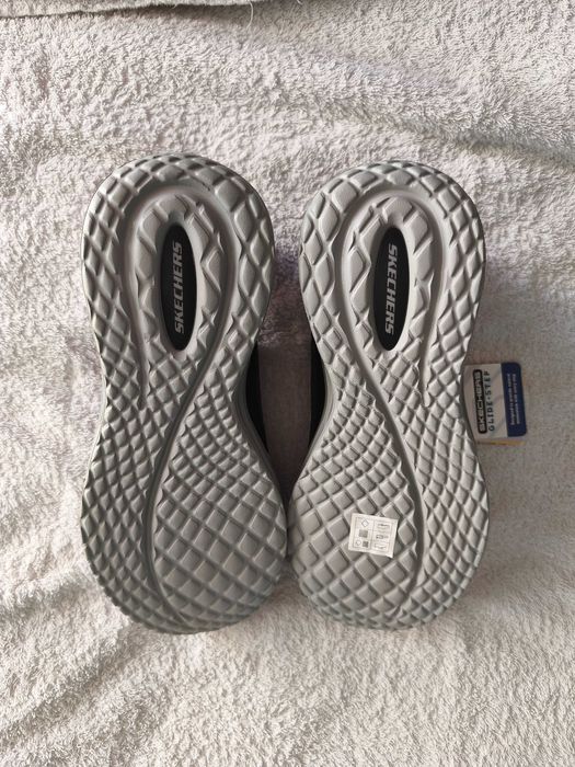 Sapatilhas Skechers Arch Fit Orvan Kincade – Novas – Tamanho 40