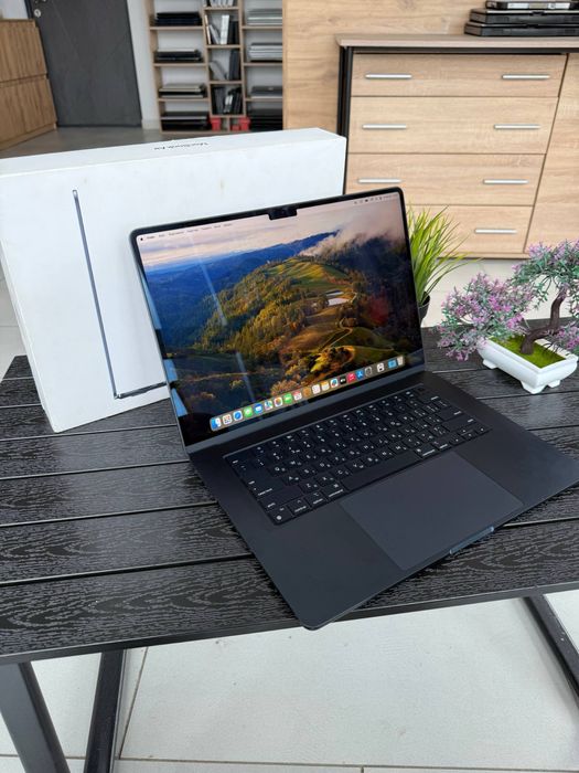 MacBook Air 15 M3 8/256gb Neverlock 2024