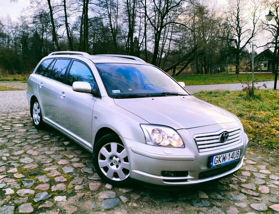 Toyota Avensis T25 1.8 129KM Benzyna Xenon Hak Ładny Stan