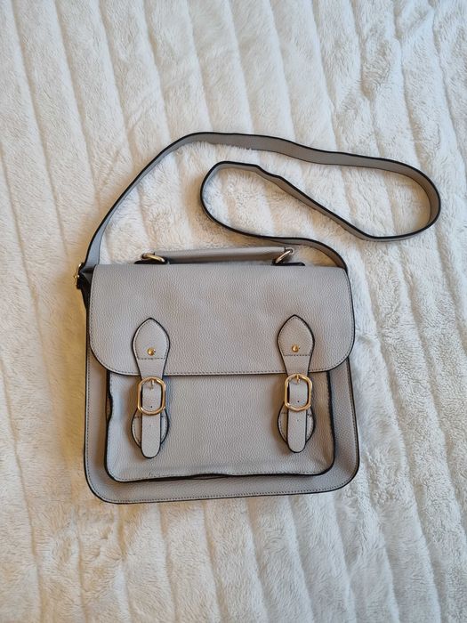 Szara torebka listonoszka