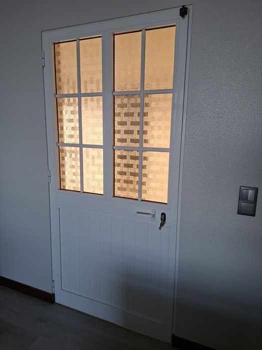 2 Portas de alumínio com vidros